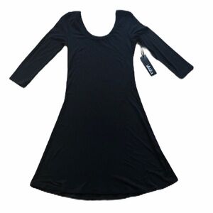 NWT Lulu’s bkack 3/4 sleeve stretchy fit & flair dress